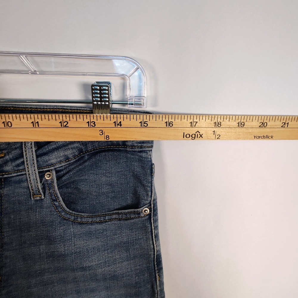 Levis 712 Slim Etroit Jeans Women's 30 Medium Wash Blue Denim Mid Rise Stretch - Picture 11 of 14